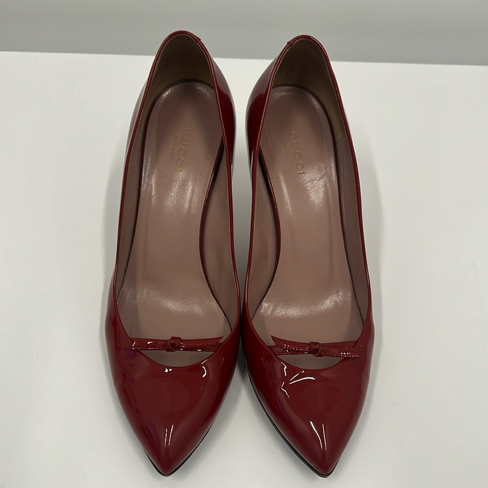 Gucci Red paten leather pump 38eu